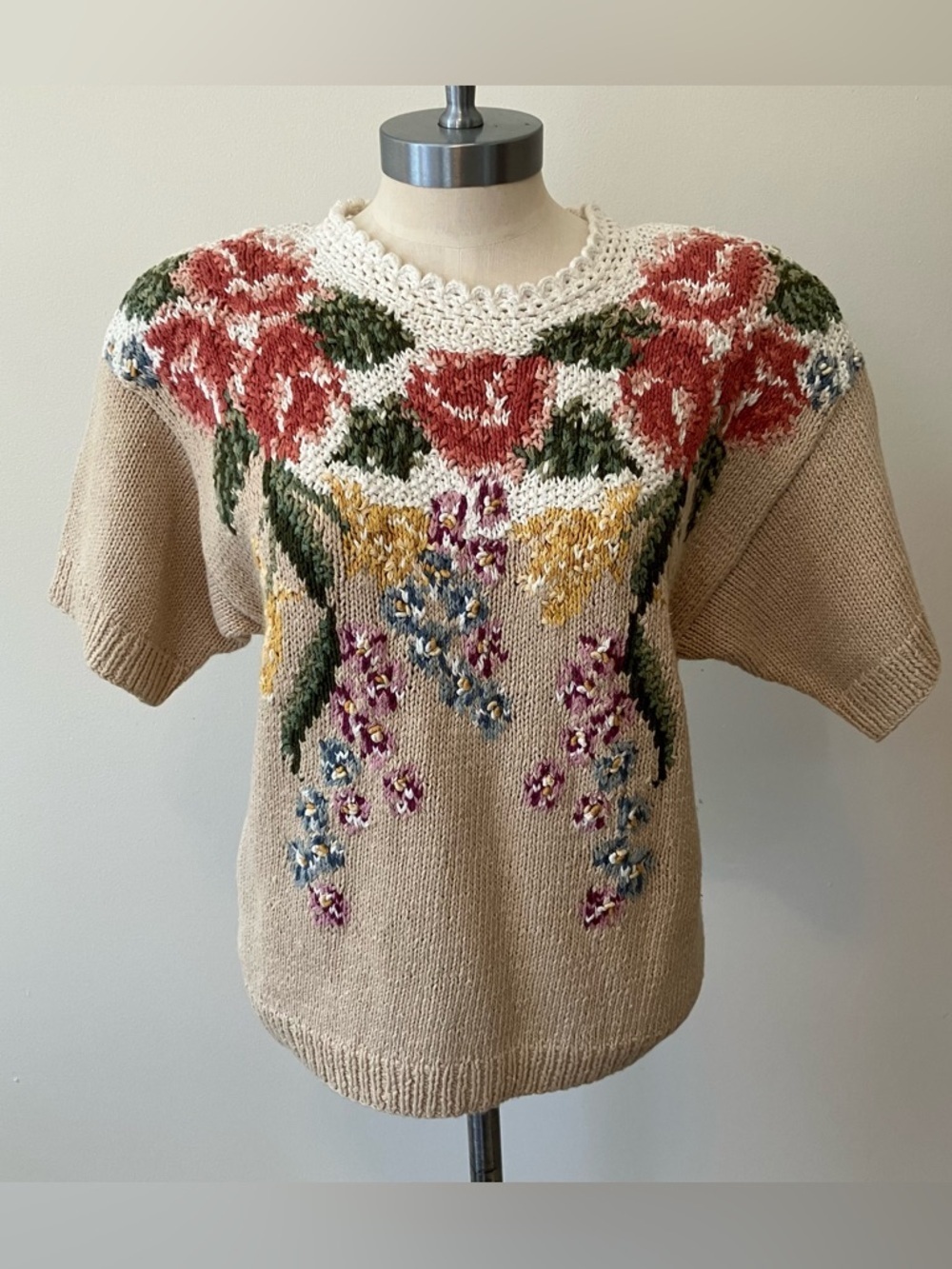 VTG Womens Tan Sz. S Sweater Embroidered Flowers Lace Crochet Short Sleeve